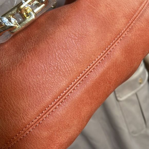 Gathered top - Pumpkin color - vegan leather satchel or crossbody with chain - Picture 5 of 7